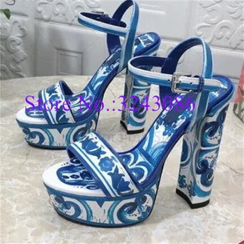 Синие и белые фарфоровые сандалии на массивном каблуке в форме плафона, женские модные пляжные сандалии смешанного цвета, женские пикантные туфли для банкета, прямая поставка